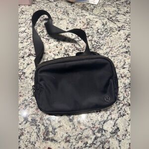 Lululemon Black Belt Bag 1L OG.
